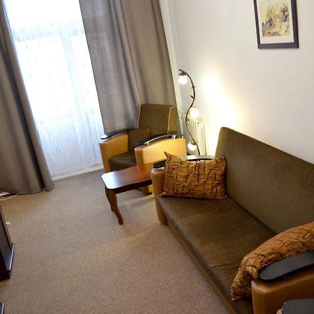 Chapayev Apartments Kiev Buitenkant foto