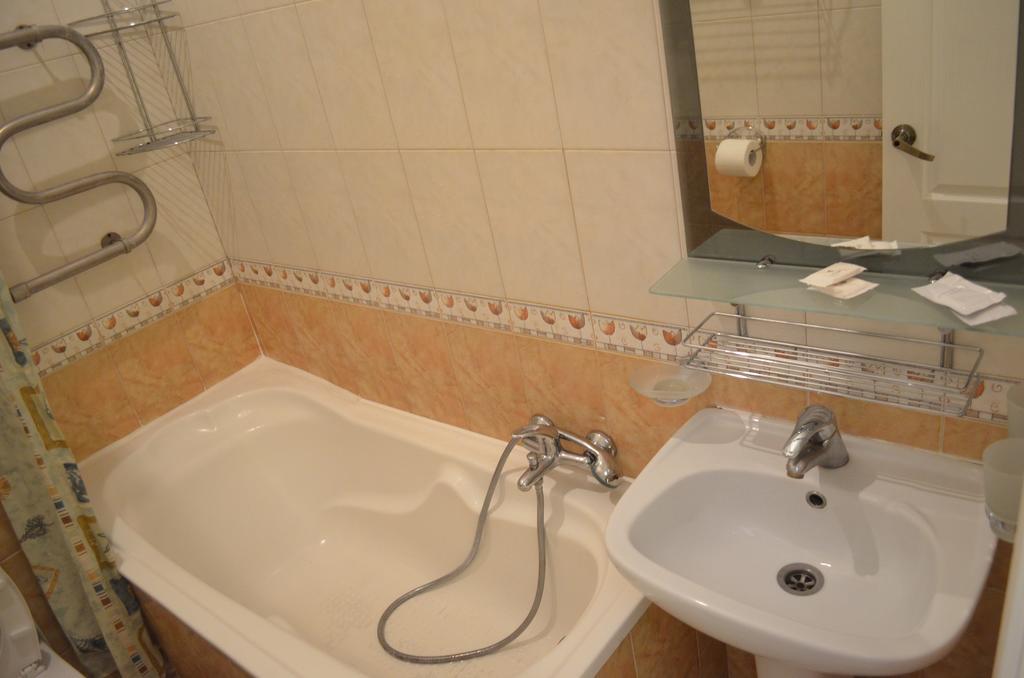 Chapayev Apartments Kiev Buitenkant foto