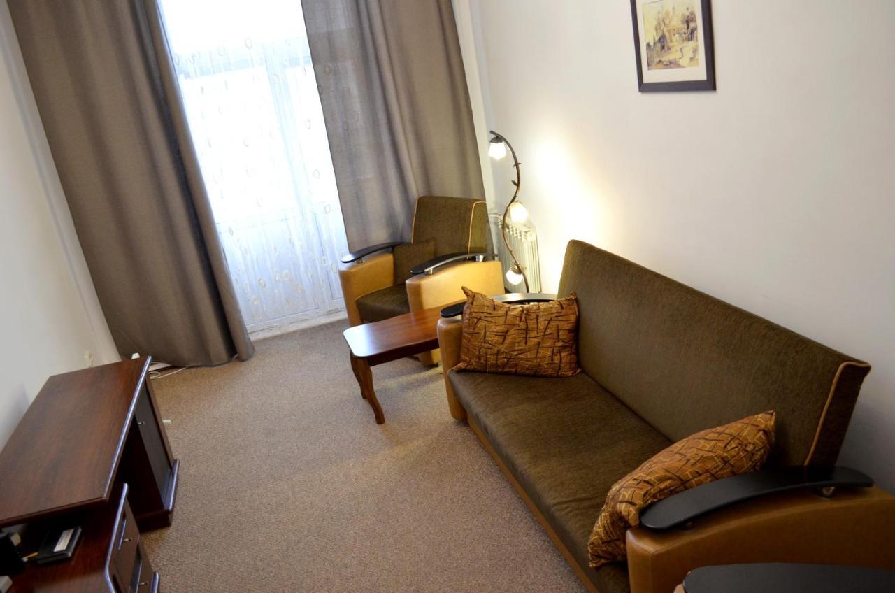 Chapayev Apartments Kiev Buitenkant foto