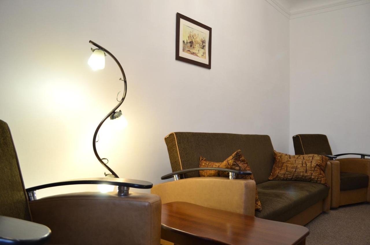 Chapayev Apartments Kiev Buitenkant foto